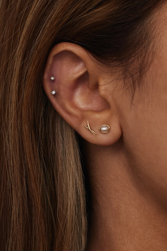 wwake / caged pearl stud earring - single