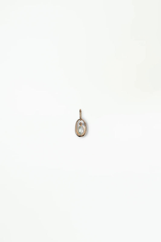 wwake / pearl droplet pendant charm