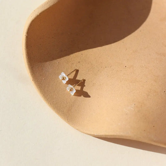 mother of pearl flower stud earrings