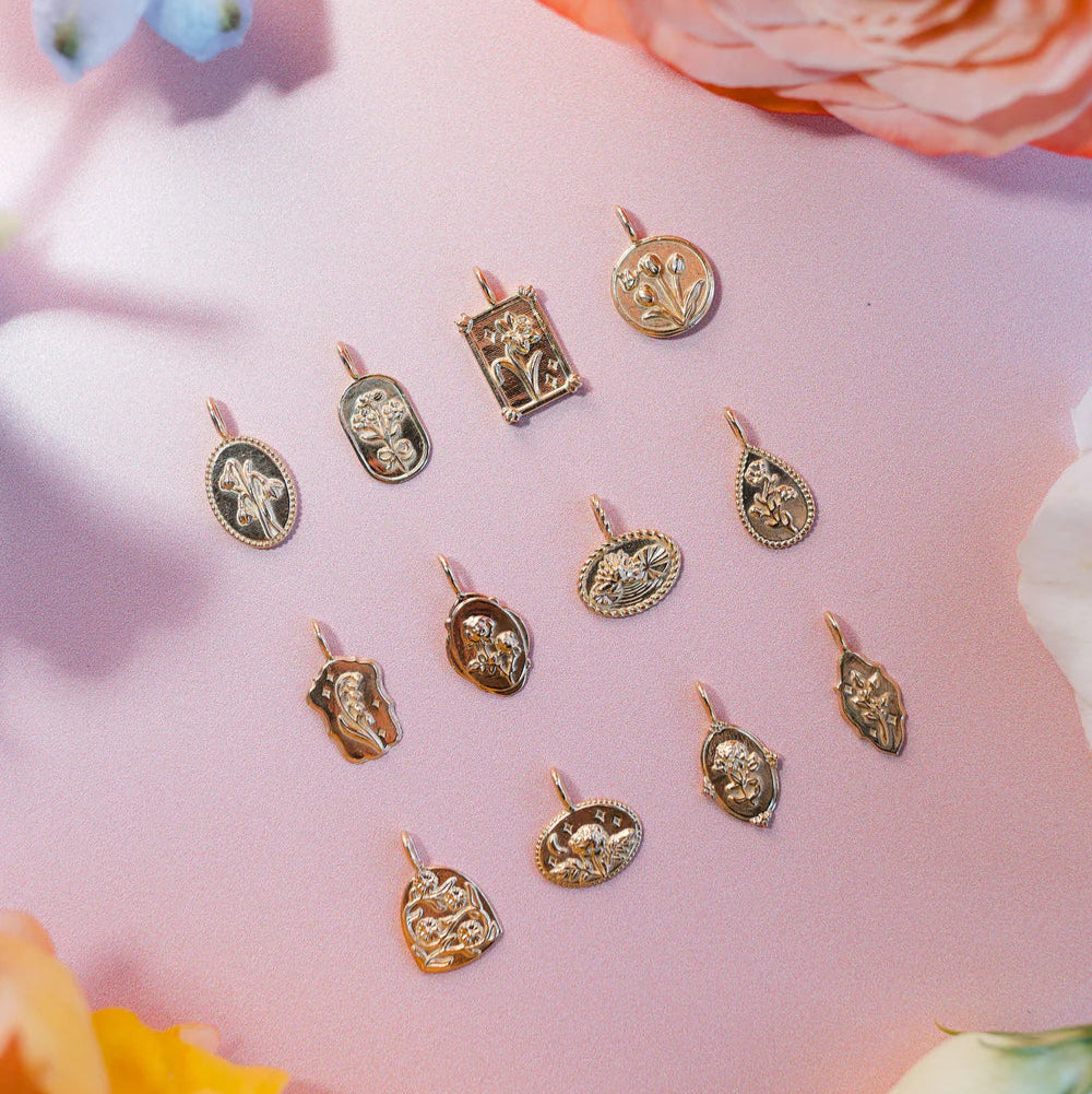 flower pendant charm - daffodil (march)