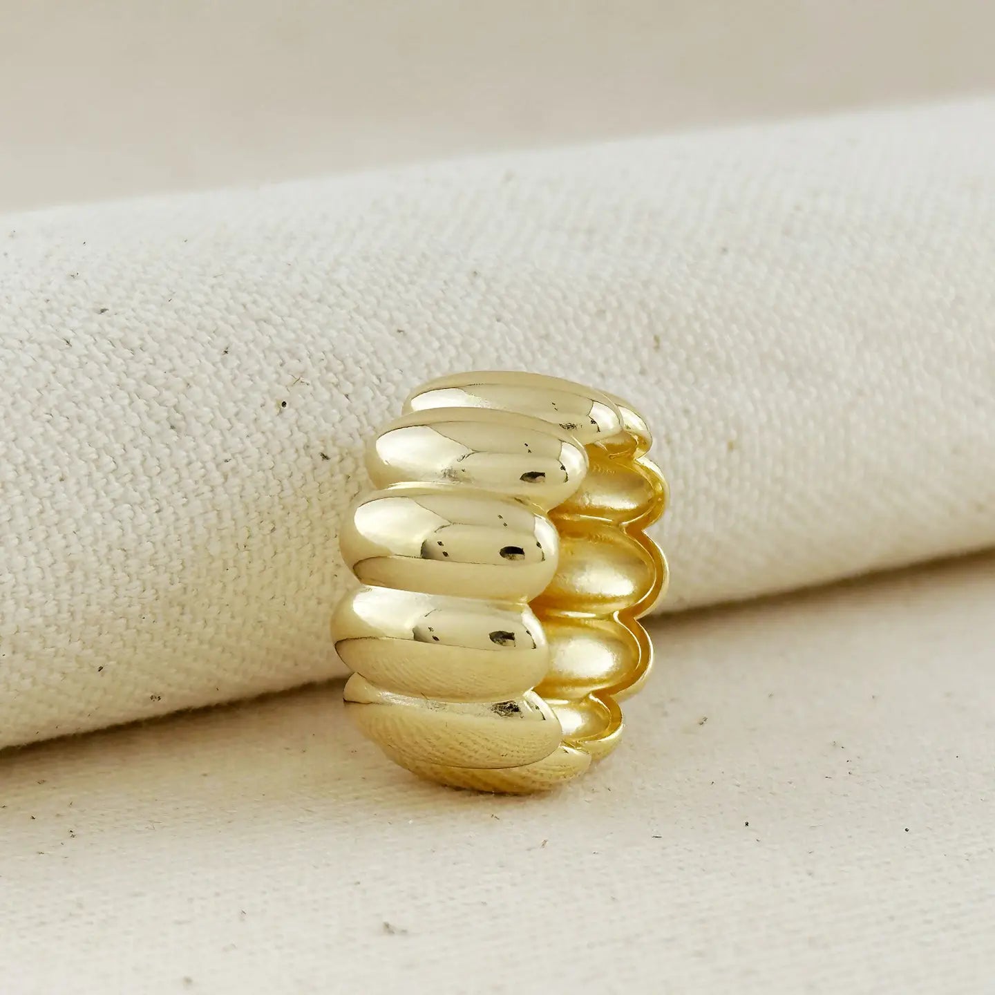 large scalloped band ring