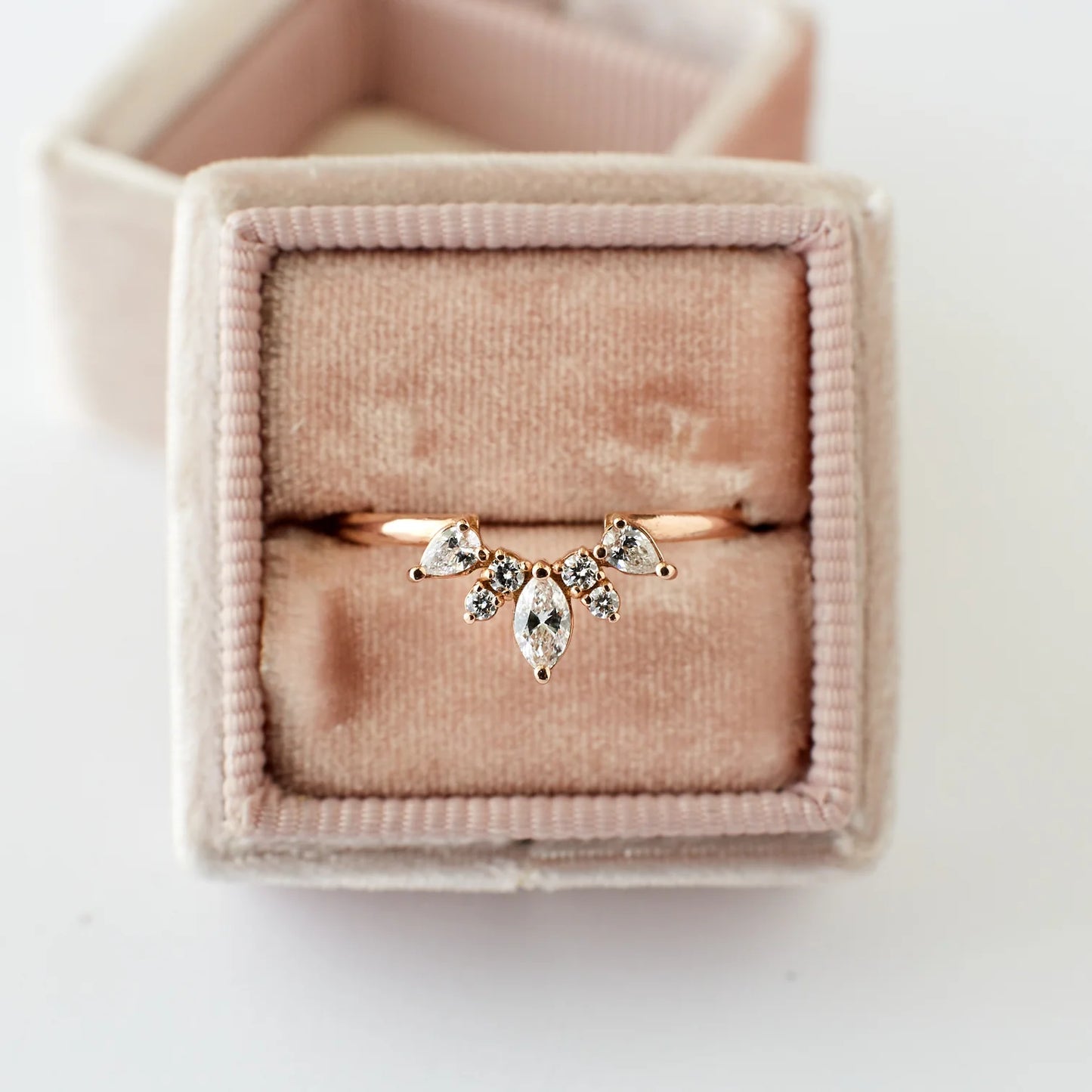 lyla ring band - natural diamond
