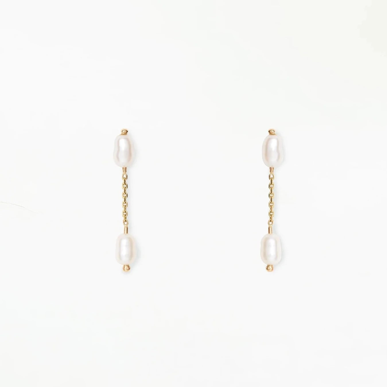 wwake / short pearl shower earring - single