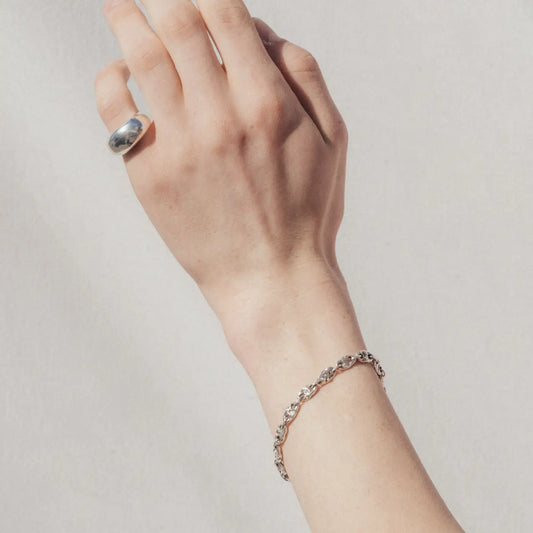 ostra link bracelet