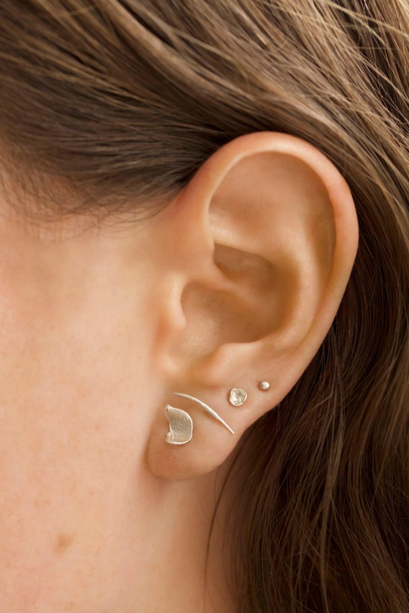 wwake / bowl wisp stud earrings