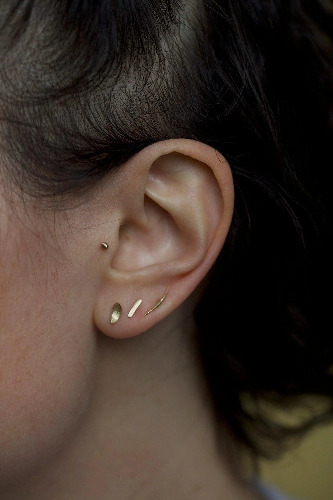 wwake / smudge wisp stud earring - single