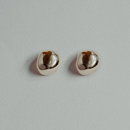 ila stud earrings