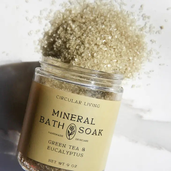 circular living / mineral bath soak - green tea & eucalyptus