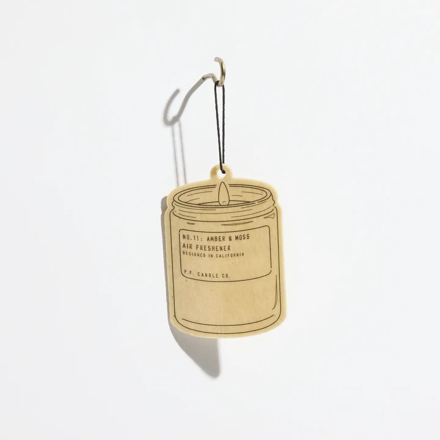 p.f. candle co. / air freshener - amber & moss