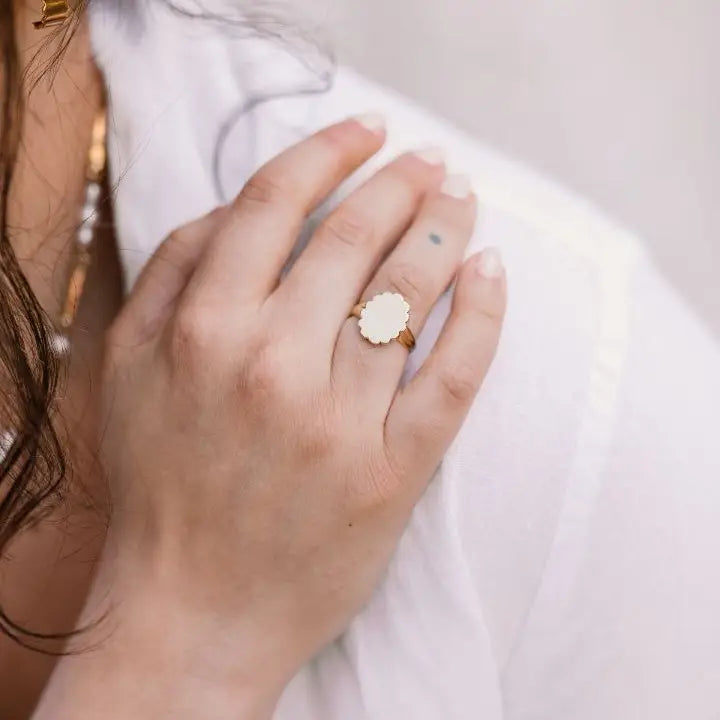 darling signet ring