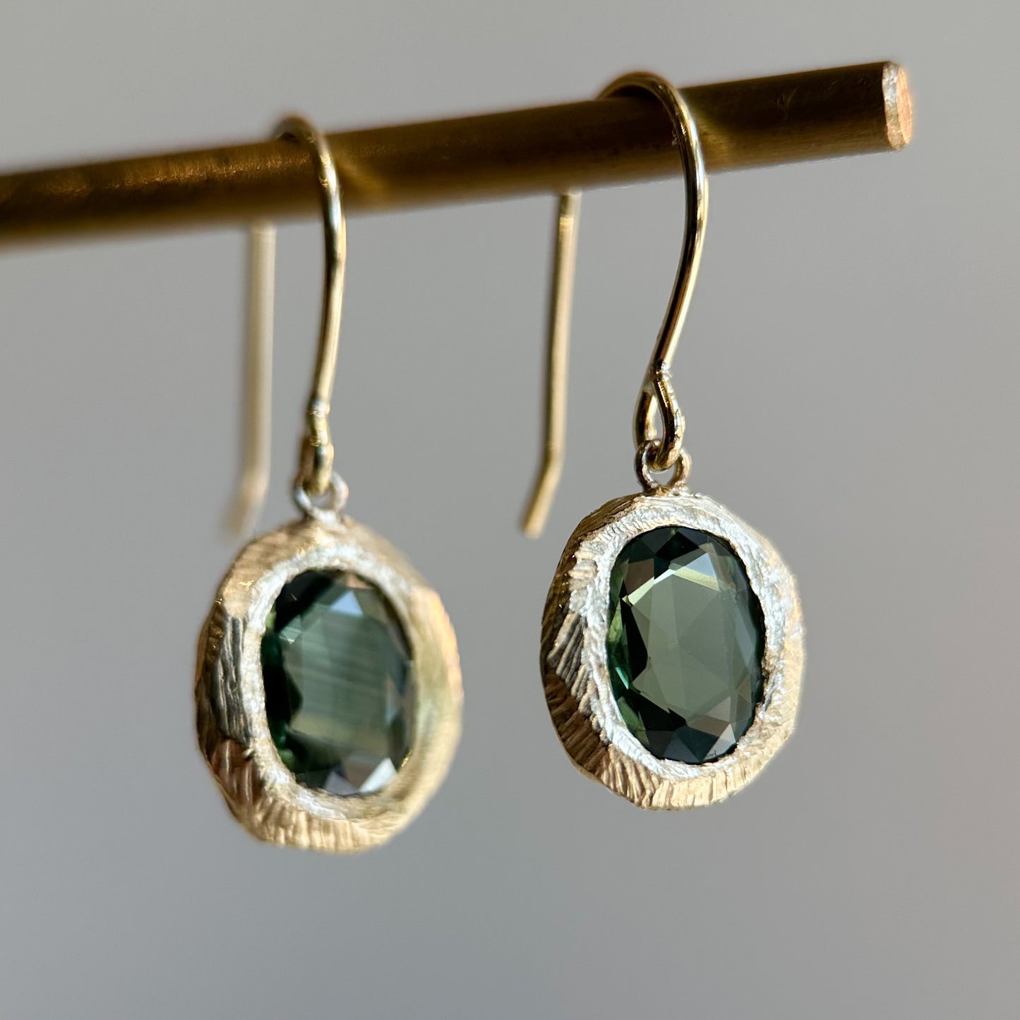 carved drop earrings - green sapphire