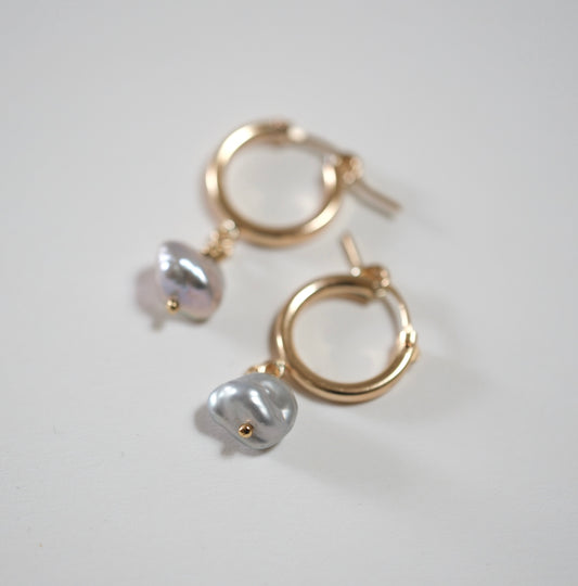 shannon len / grey keshi pearl tube hoop earrings