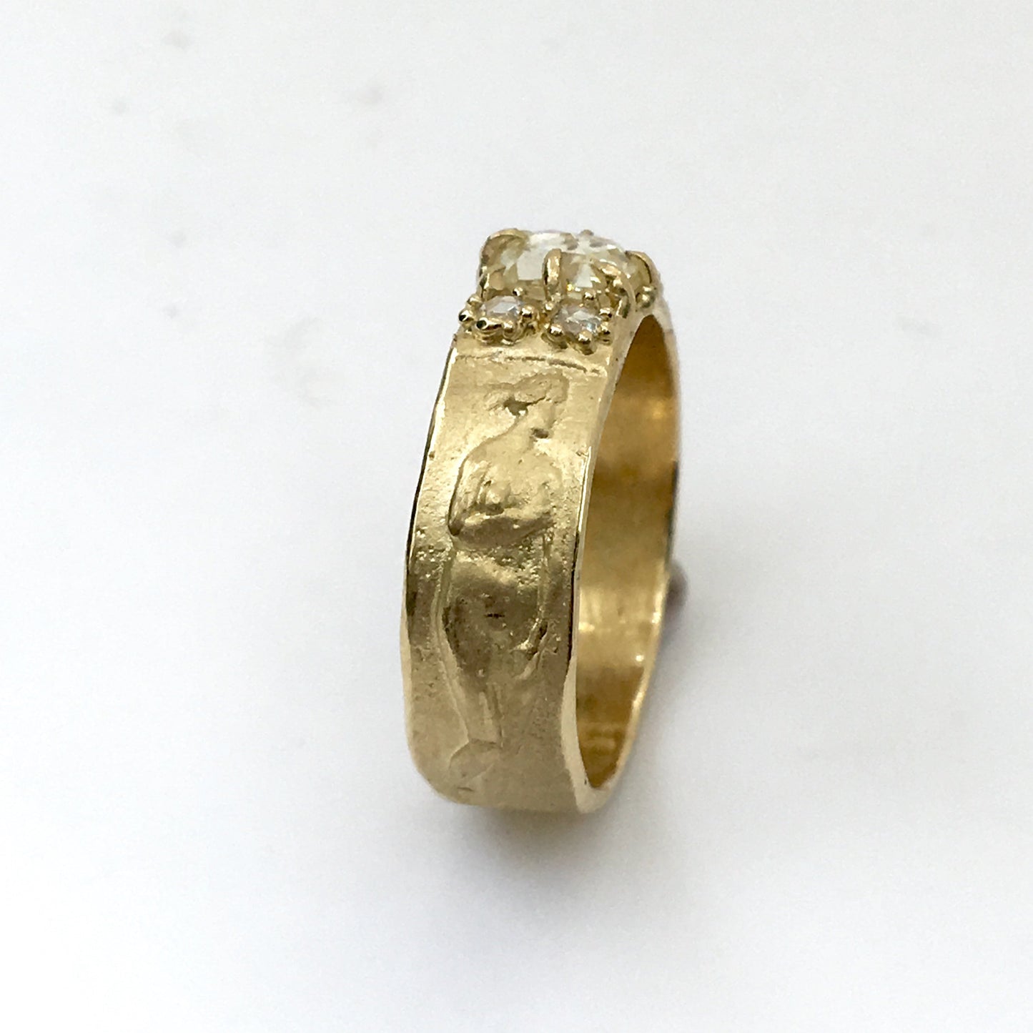 venus ring band - natural diamond