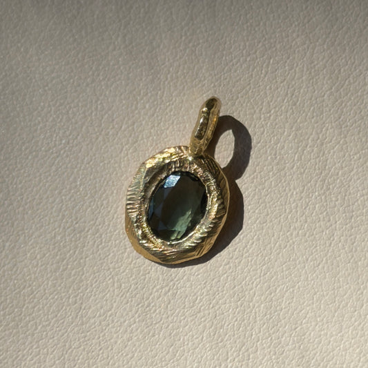 freeform charm pendant - green sapphire