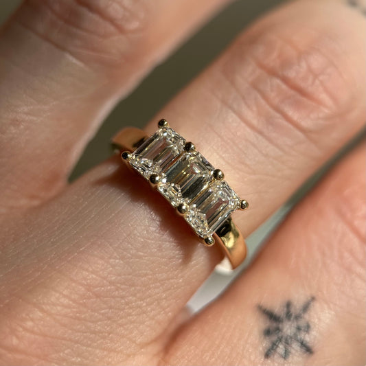 triple stone ring - emerald - grown diamond