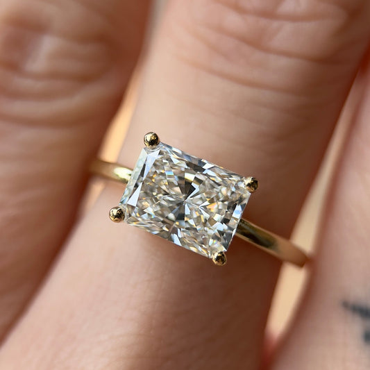 solitaire ring - radiant - grown diamond