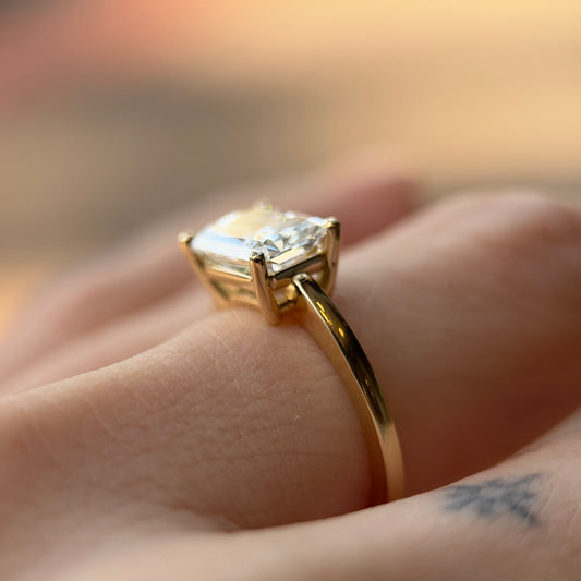 solitaire ring - radiant - grown diamond