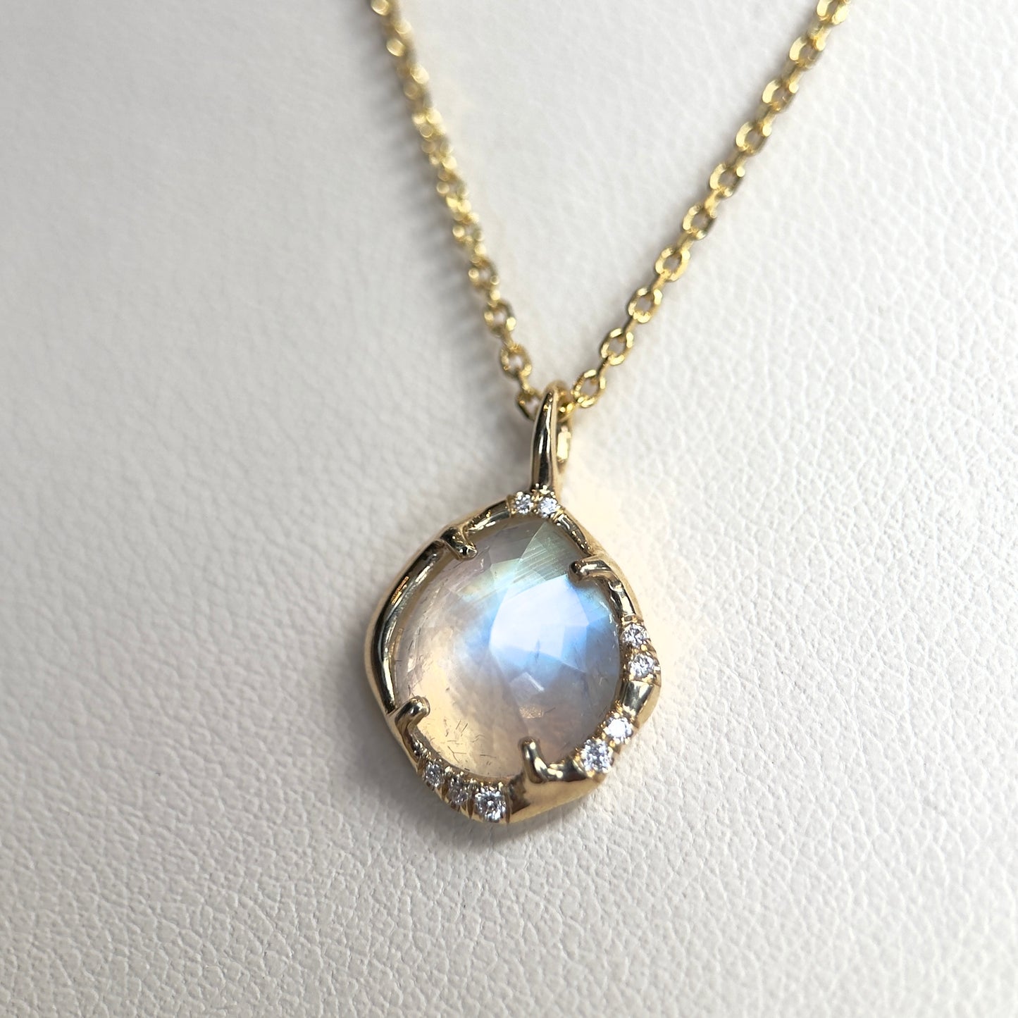 aphenos necklace - rainbow moonstone