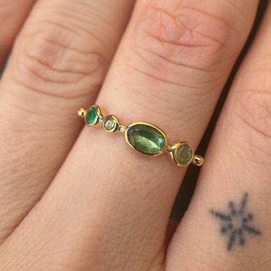 simple ring band - emerald + diamond + tourmaline + diamond