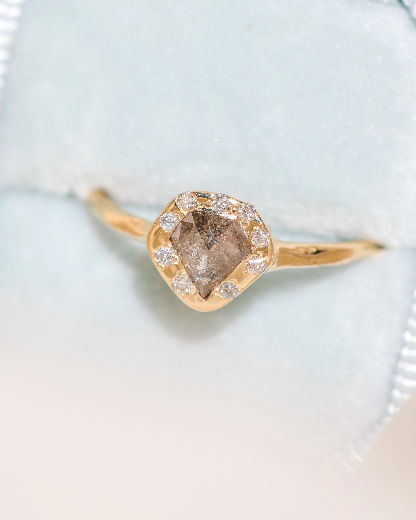 petit poivre ring - natural diamond