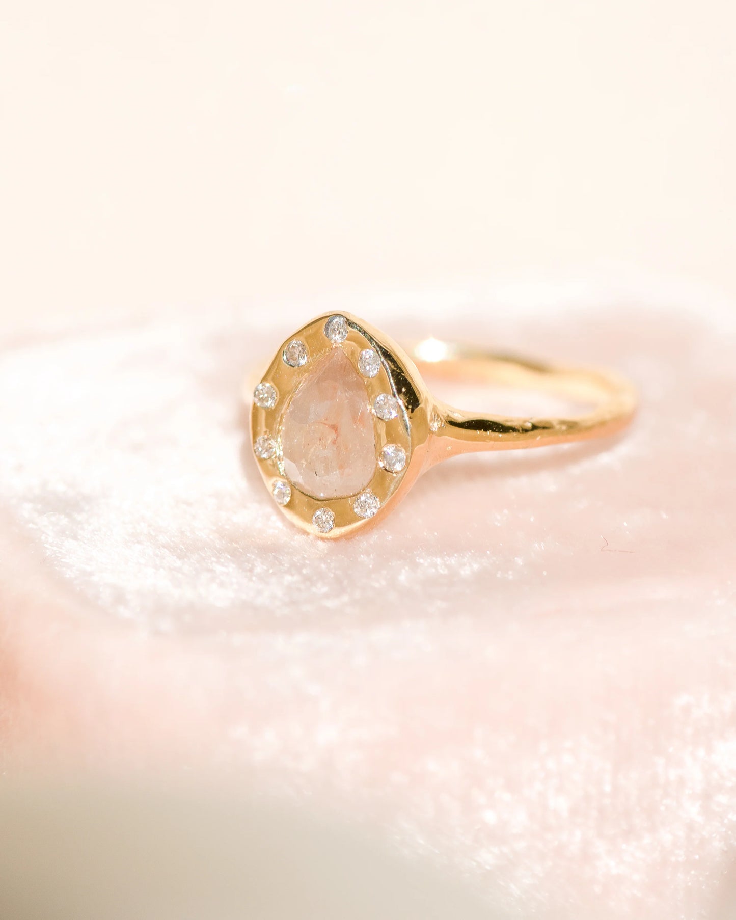 la poire ring - natural diamond