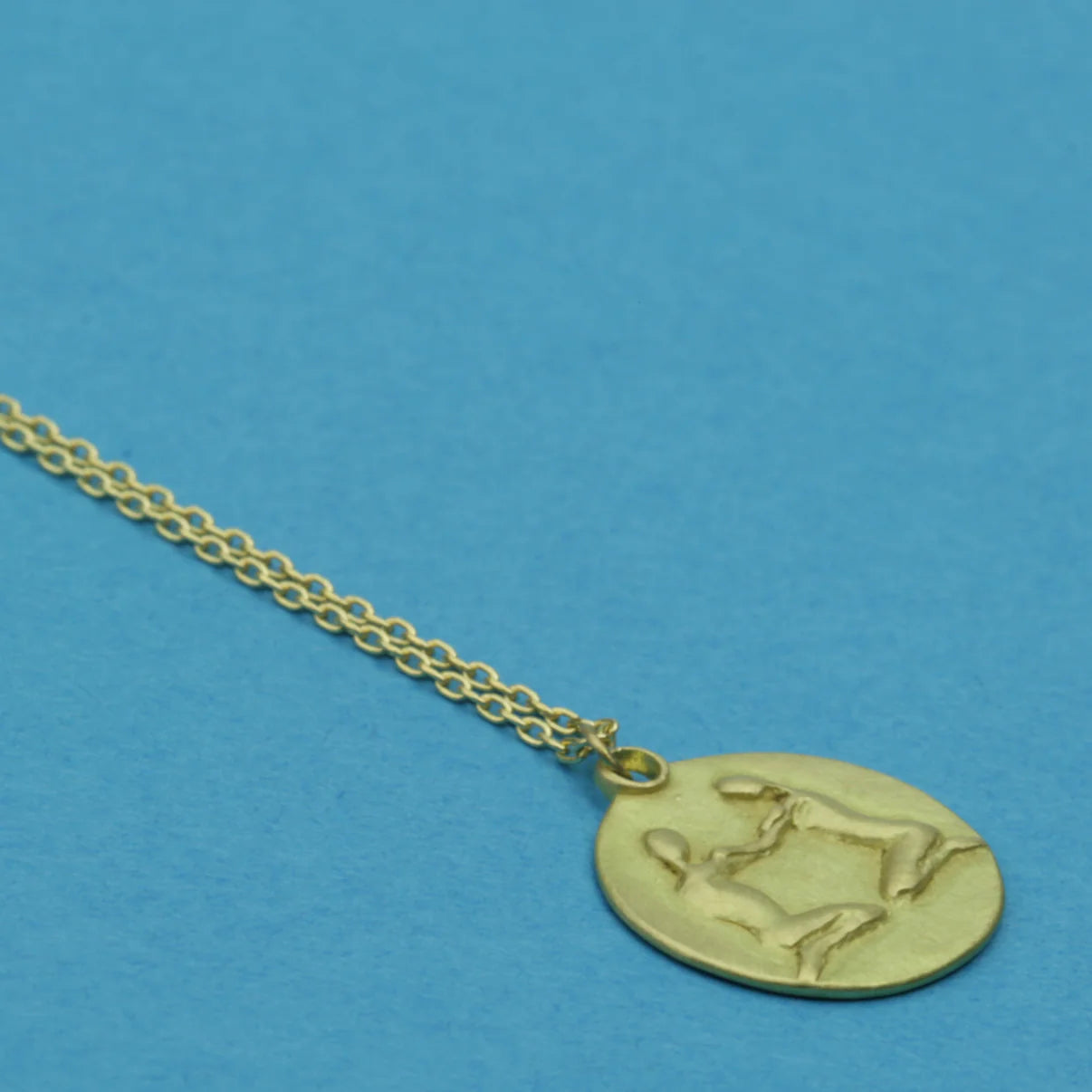 zodiac medal pendant necklace - gemini