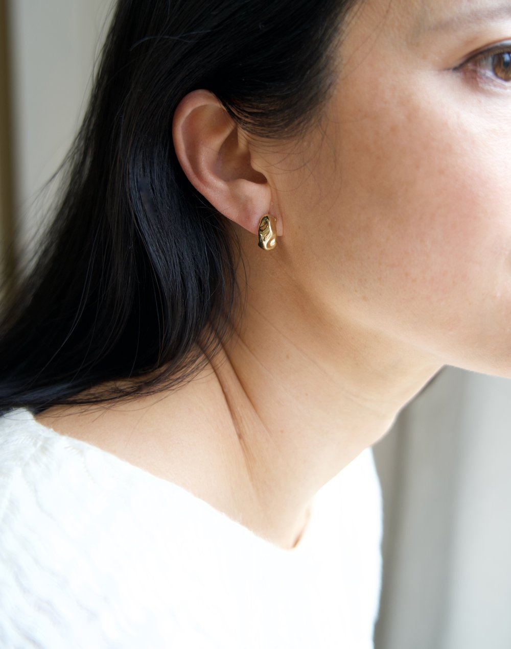 pinch hoop earrings