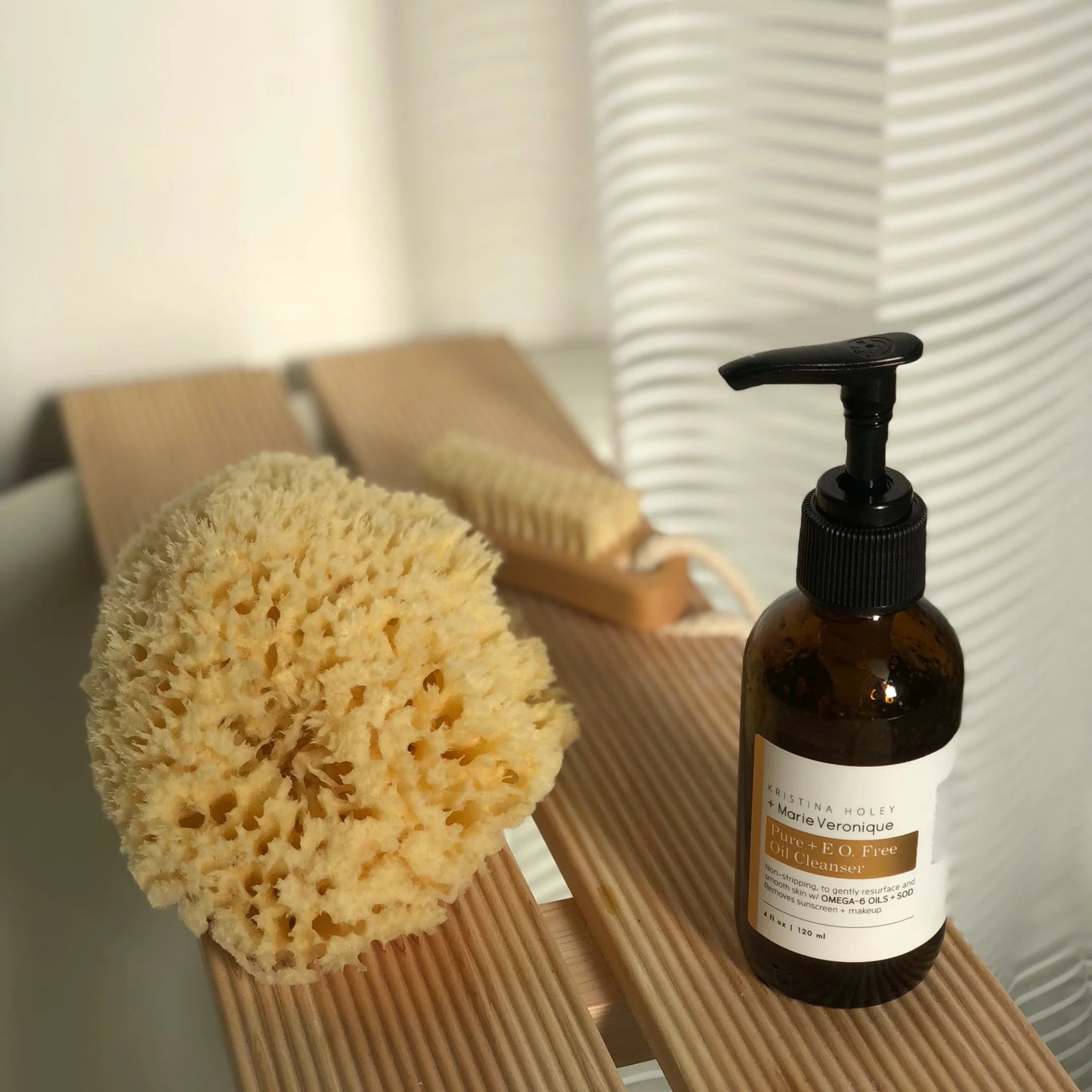 marie veronique / pure + e.o. free oil cleanser