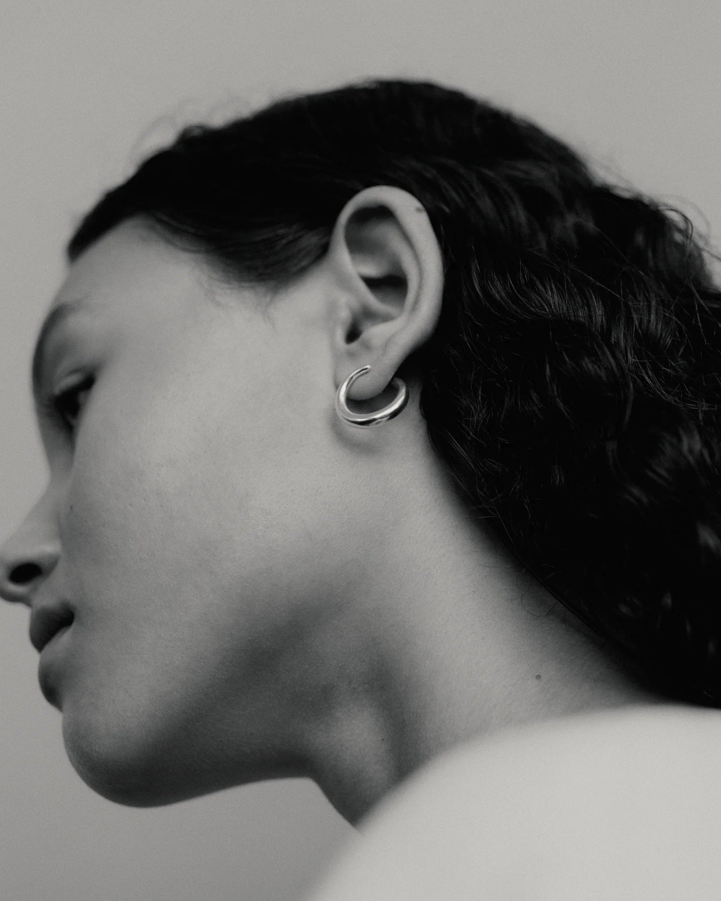 contour earrings