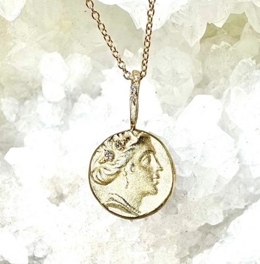 'beautiful woman' artifact necklace