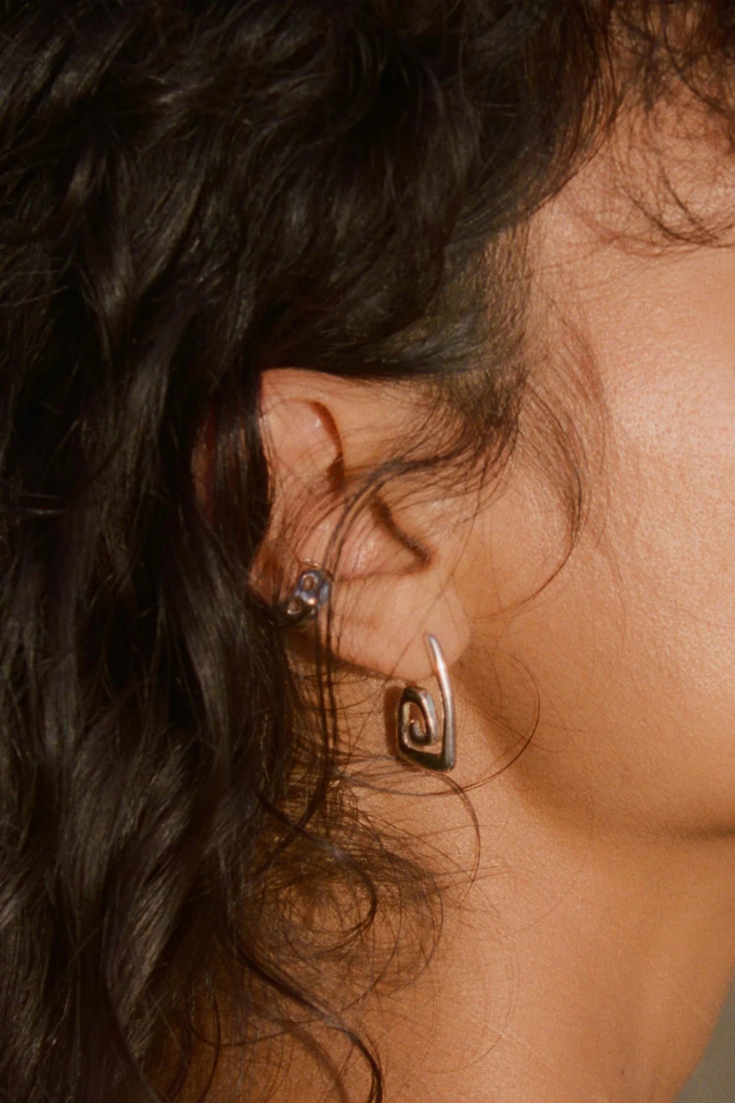 nautilo hoop earrings