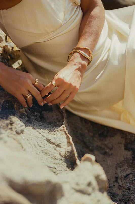 pearlita signet ring