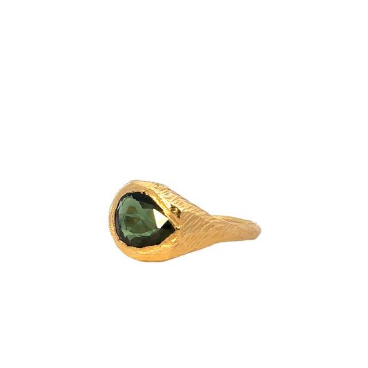 signet ring - dark green sapphire