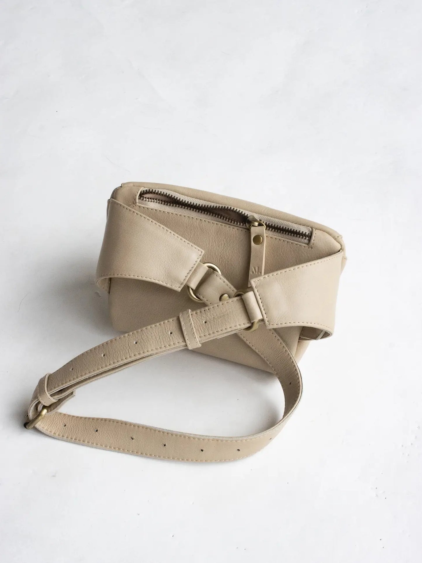 remy fanny pack - bone