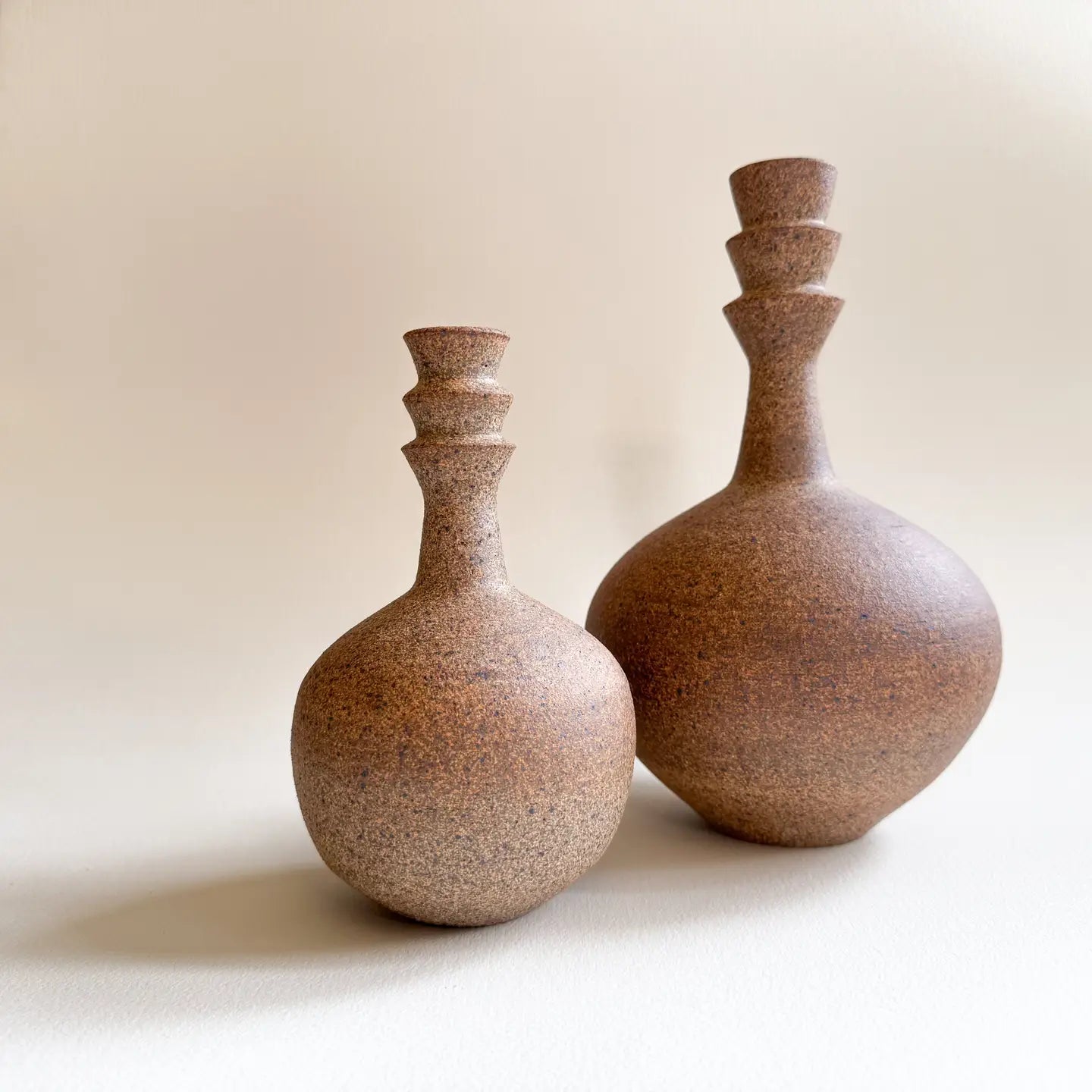 SOMBRA / sandstone bottleneck vase 027