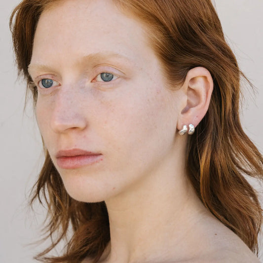 tiro post hoop earrings