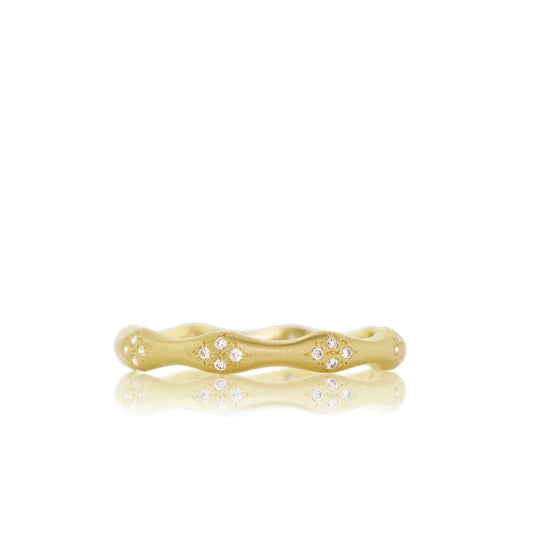 wavy memories ring band - natural diamond