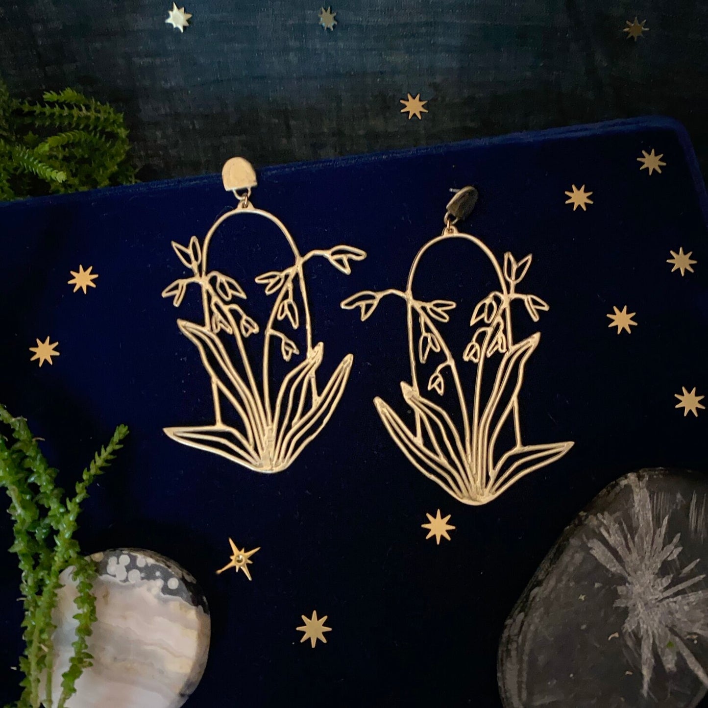 iris dangle earrings