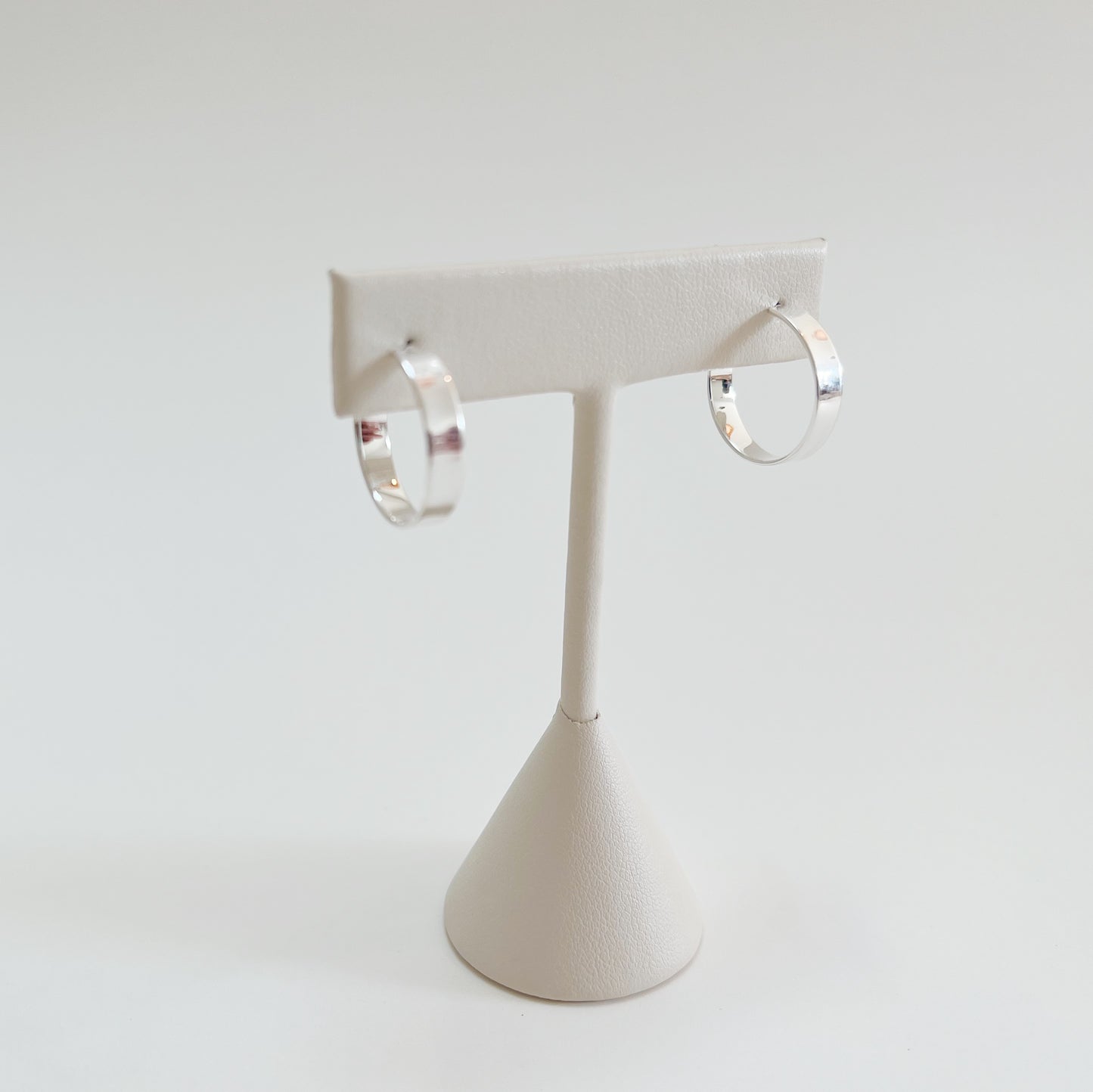 flat post hoop earrings - 19mm