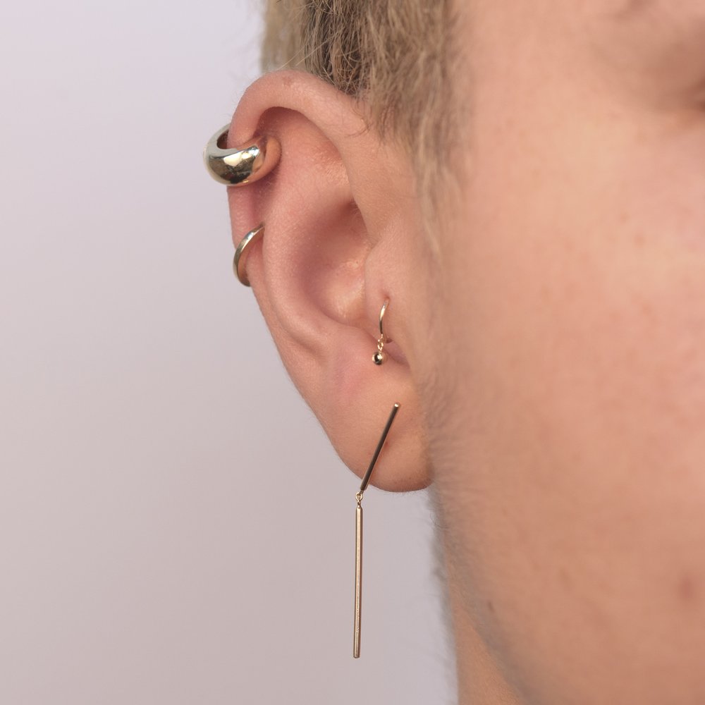 jack + g / diamond droplet huggie - single