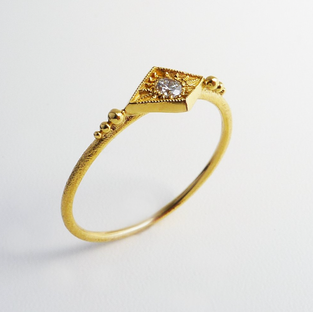 naoma ring - natural diamond