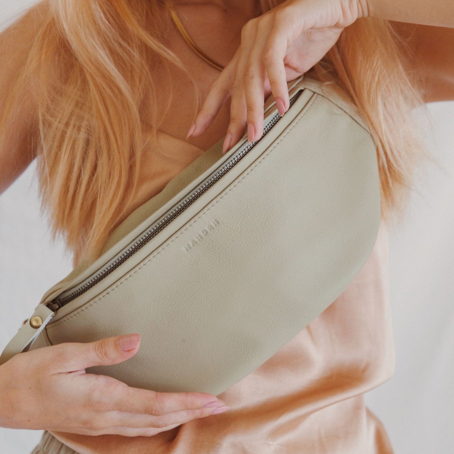 atlas fanny pack - sage