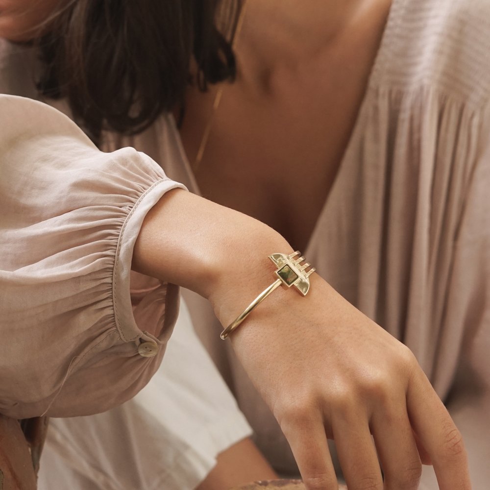 deco cuff