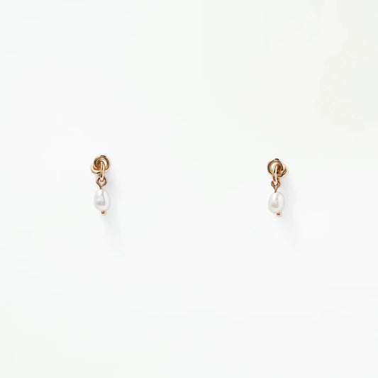 wwake / little ode pearl earrings