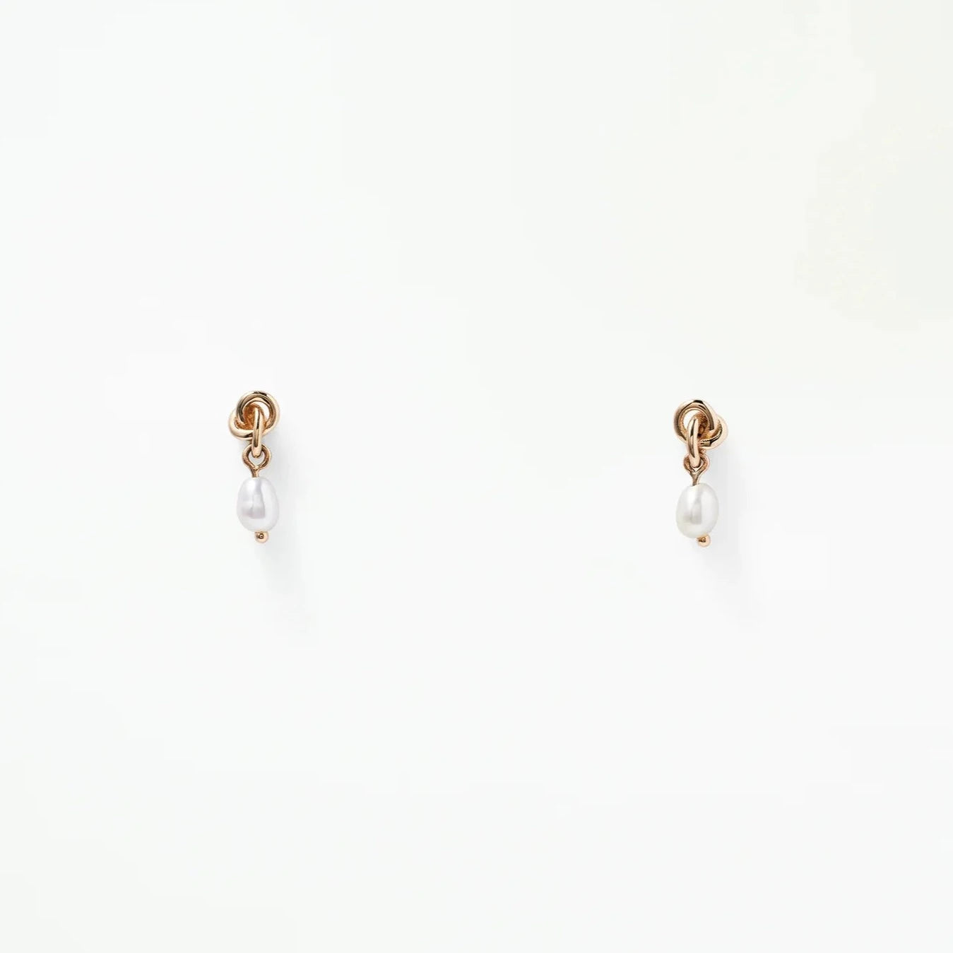 wwake / little ode pearl earring - single