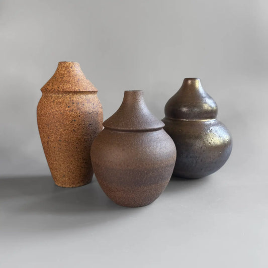 SOMBRA / sandstone bottleneck vase 023