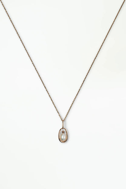 wwake / pearl droplet pendant charm