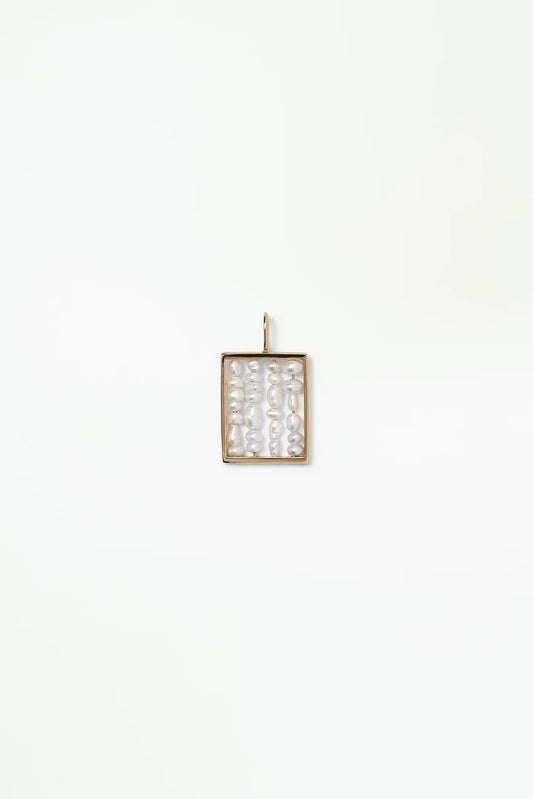 wwake / pearl small weaving pendant charm