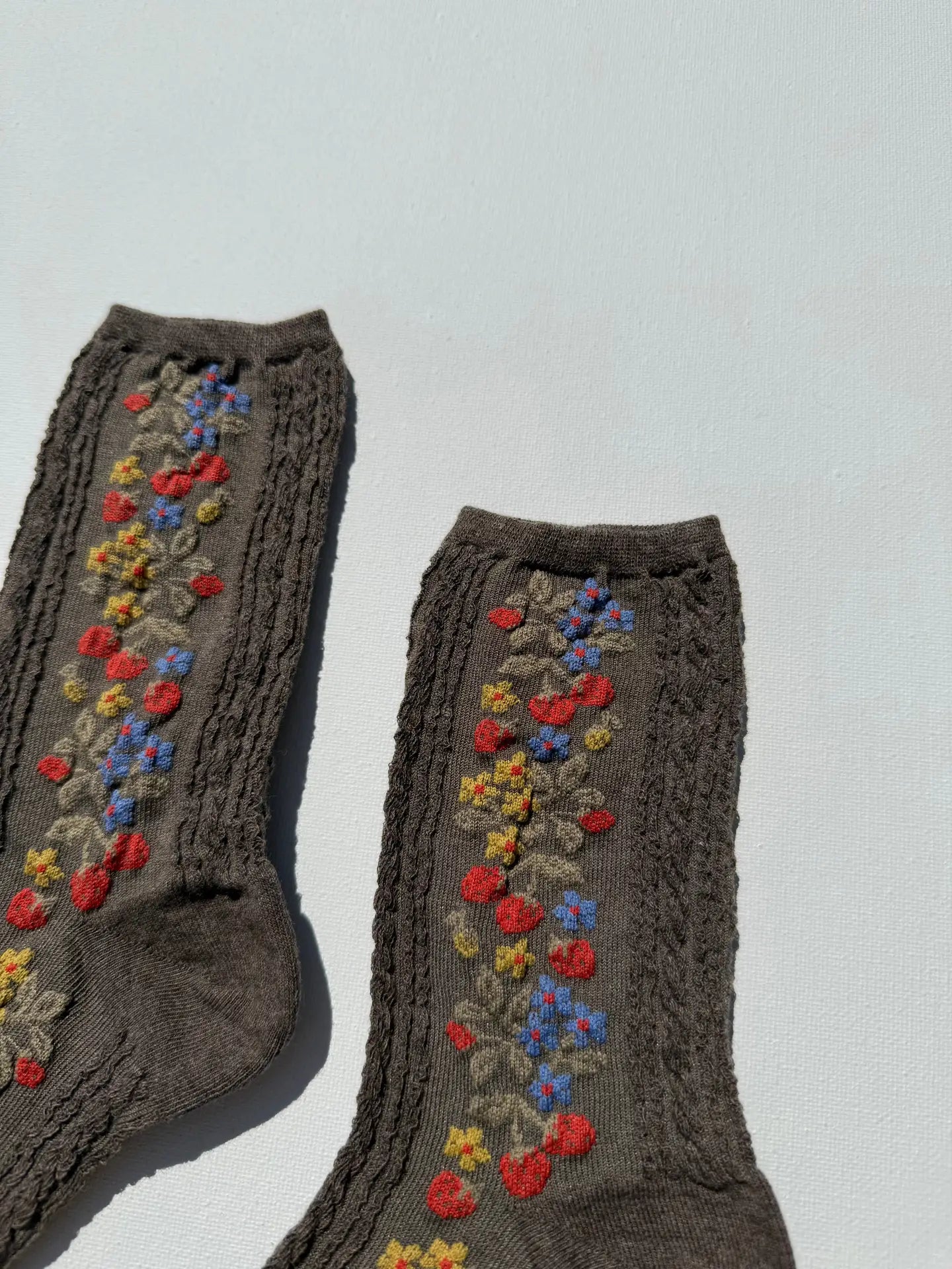 billy bamboo / wild strawberry socks