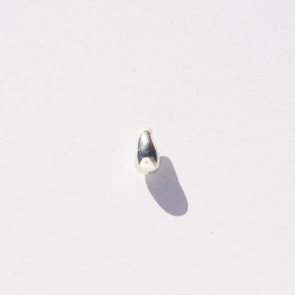 tiro post hoop earrings